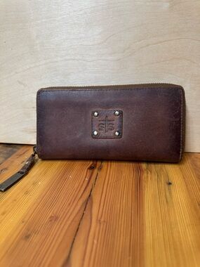 STS Brown Leather Zip Around Wallet